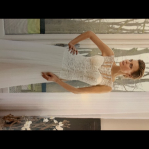 Wedding dress - Picture 7 of 14